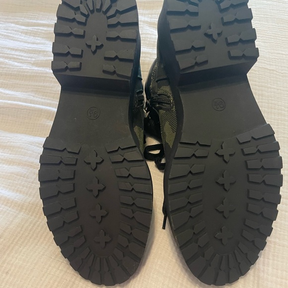 Universal Thread Camo Lug Sole Boot - Picture 6 of 6